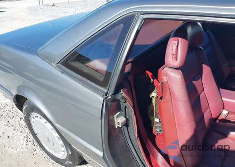 1988 Cadillac Allante z USA, uszkodzony, nr VIN 1G6VR3177JU100683